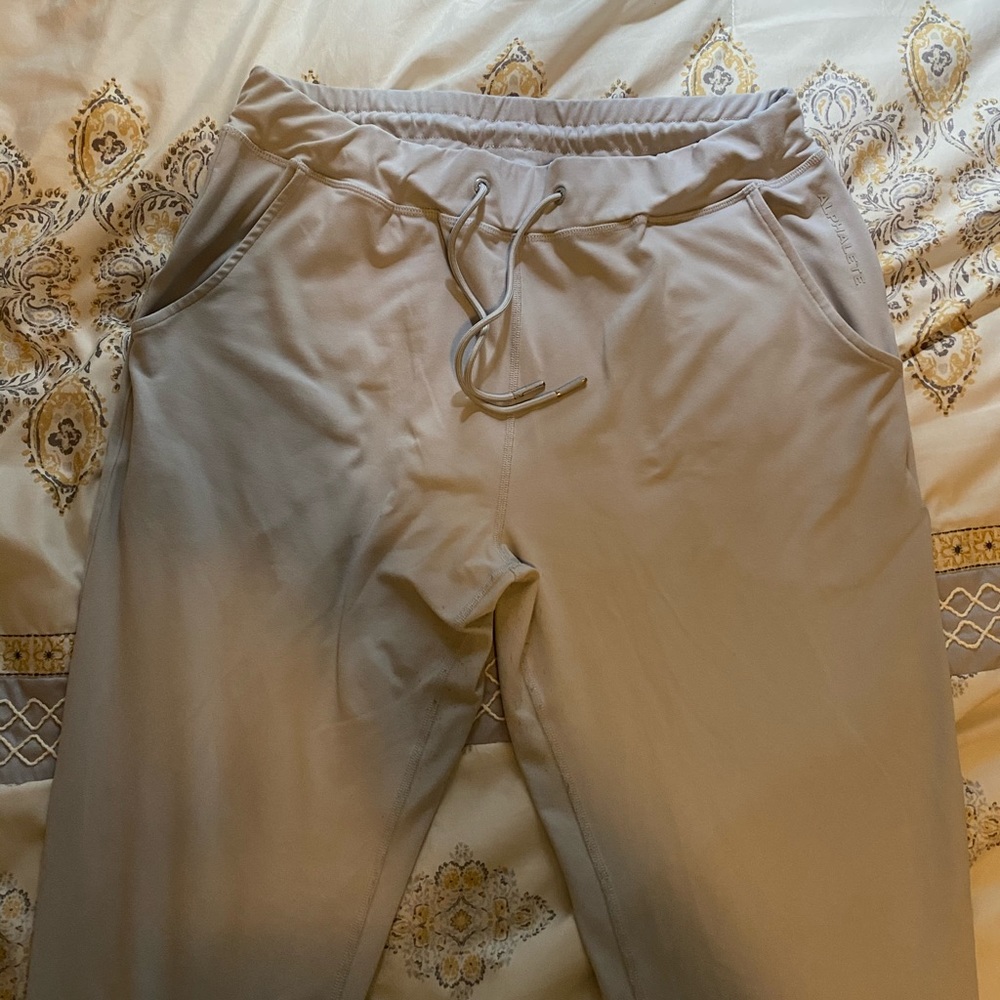 Alphalete Premium V2 Jogger - Stone Grey
